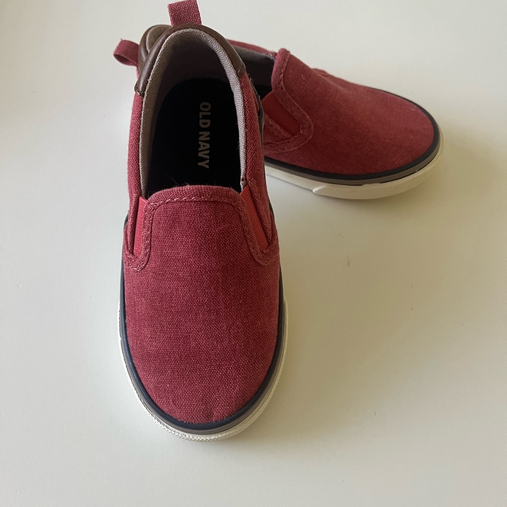 Old Navy Toddler 7 Kids' Slip-On Canvas Sneakers in Deep Red EUC